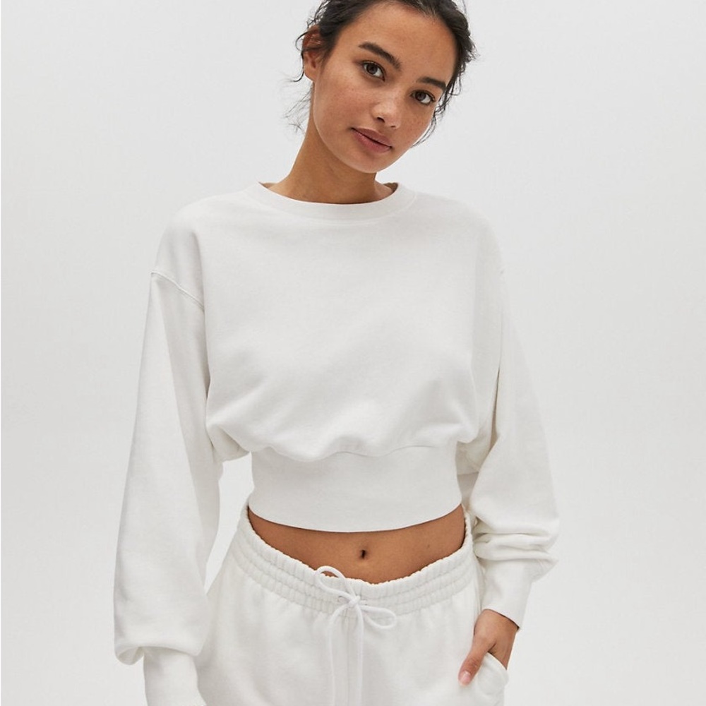 Aritzia TNA CozyAF Perfect Shrunken Sweatshirt